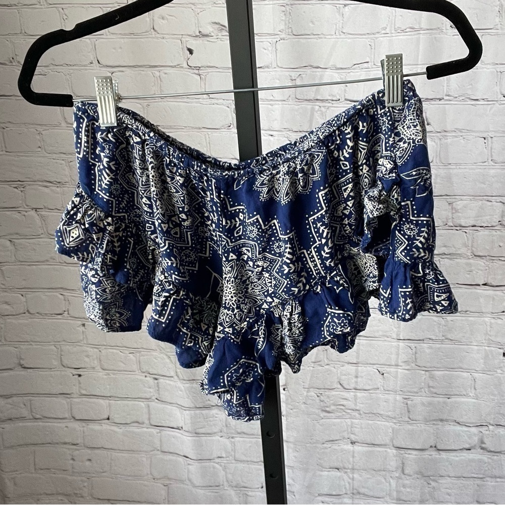 Ripcurl Printed Ruffle Hem Shorts Size Medium - image 1